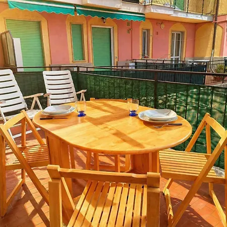 Hostdomus - Poolside Appartement